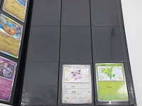 Verzamelmap met kaarten, pokémon, o.a. joltyeon 151c japans - afbeelding 28 van  29