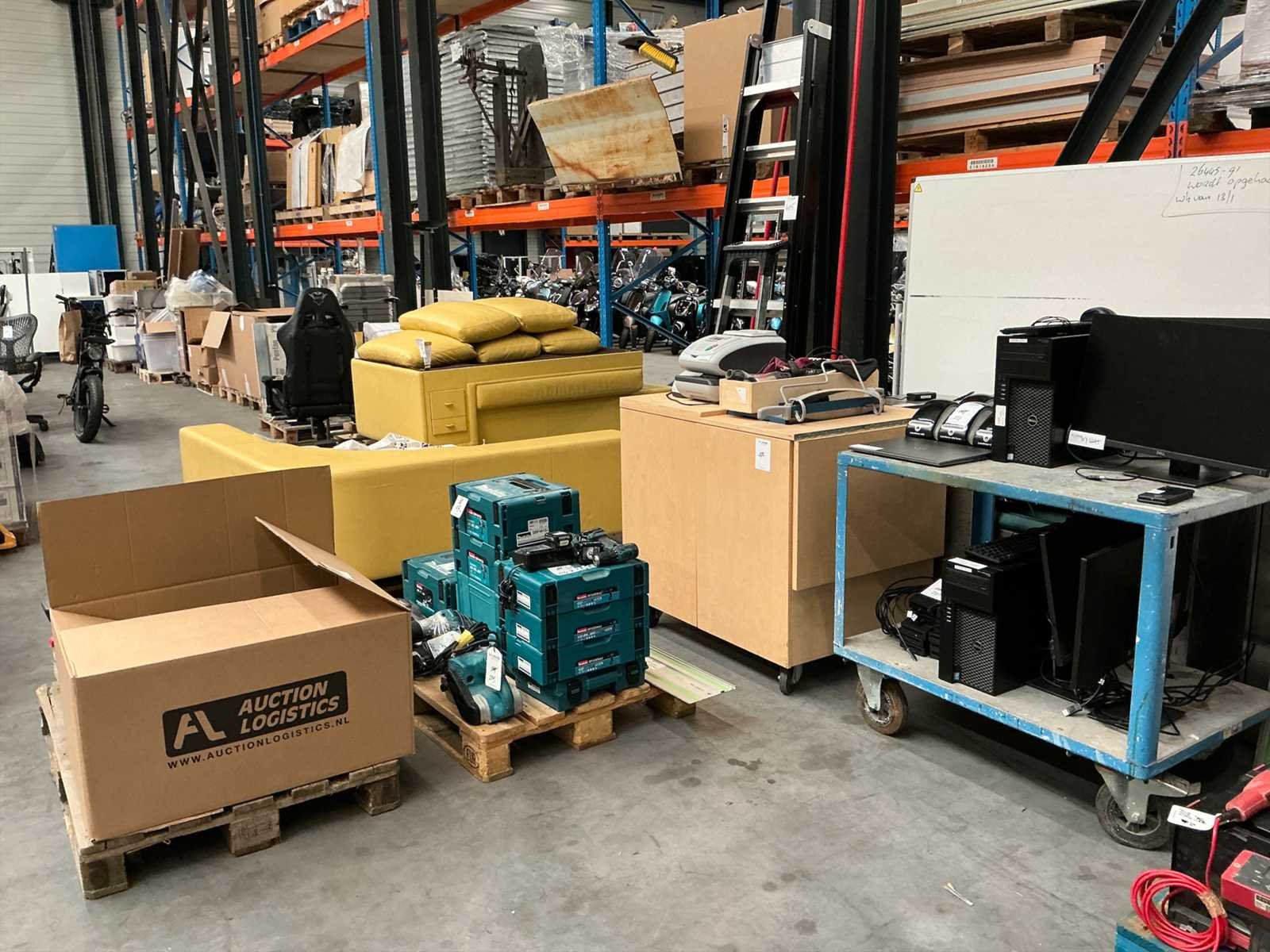 Verzamelveiling diverse activa loon op zand