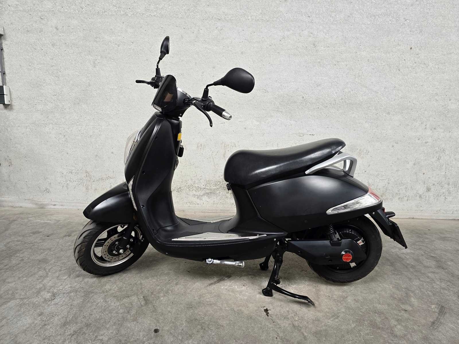 Verzamelveiling scooters en motoren