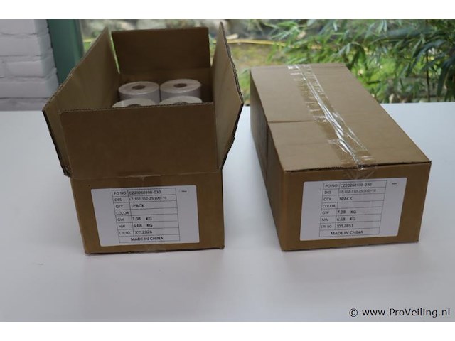 Verzendetiketrol lz-102-150-25(300)-10 - 18 rollen - afbeelding 1 van  4