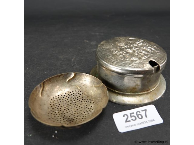 Verzilverd potje met deksel - afbeelding 1 van  5