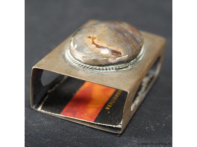 Verzilverde luciferhouder met steen - afbeelding 4 van  5