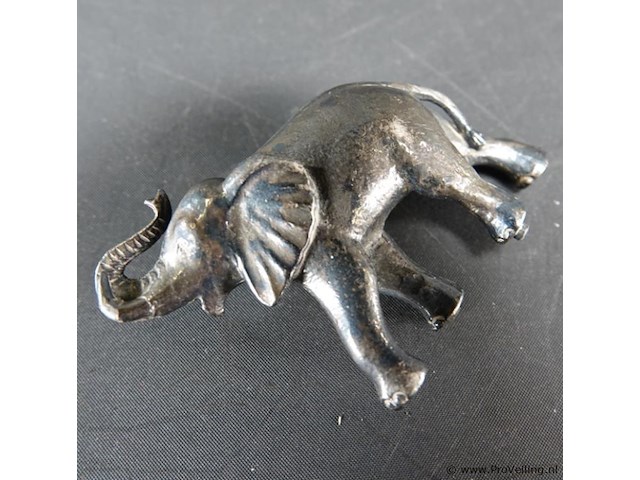 Verzilverde olifant - afbeelding 2 van  5
