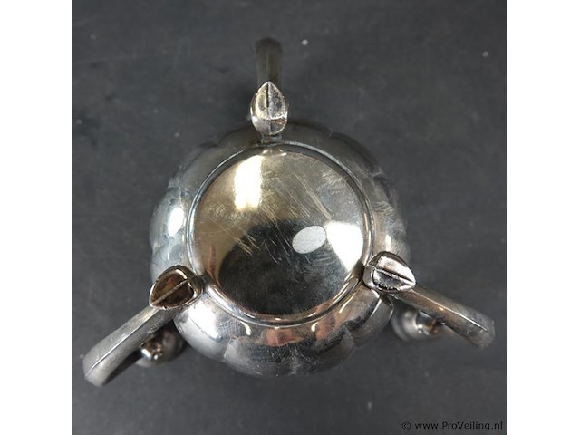 Verzilverde schaal met kandelaars - afbeelding 5 van  5