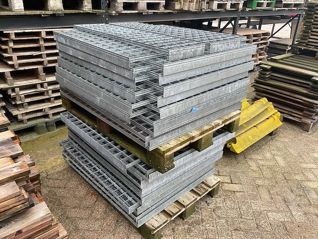 Verzinkte roosters (28x) - afbeelding 1 van  2