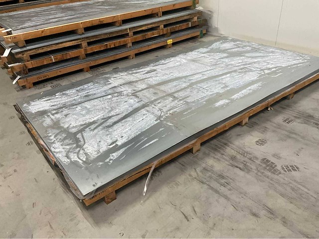 Verzinkte staalplaten 32 stuks nieuw - afbeelding 1 van  1