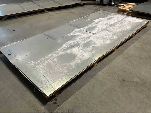 Verzinkte staalplaten 4 stuks nieuw - afbeelding 1 van  1