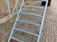 Verzinkte stalen bordestrap 3.25m vloerhoogte - afbeelding 2 van  3