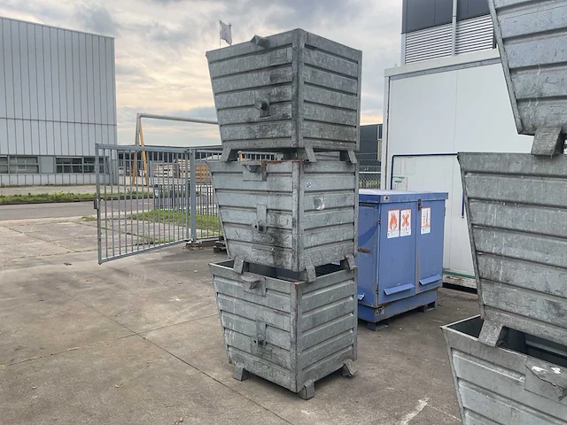 Verzinkte stapelbakken/materiaalbakken (3x) - afbeelding 6 van  6