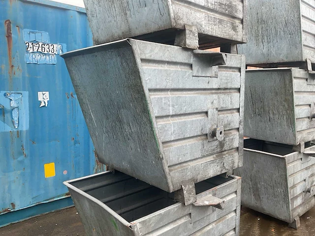 Verzinkte stapelbakken/materiaalbakken (3x) - afbeelding 1 van  5