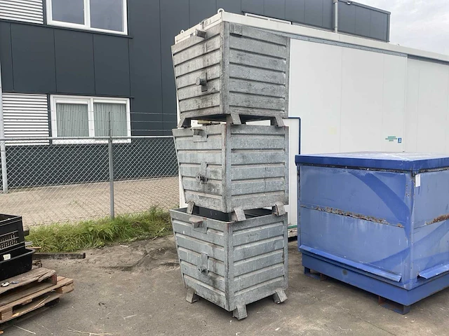Verzinkte stapelbakken/materiaalbakken (3x) - afbeelding 5 van  5