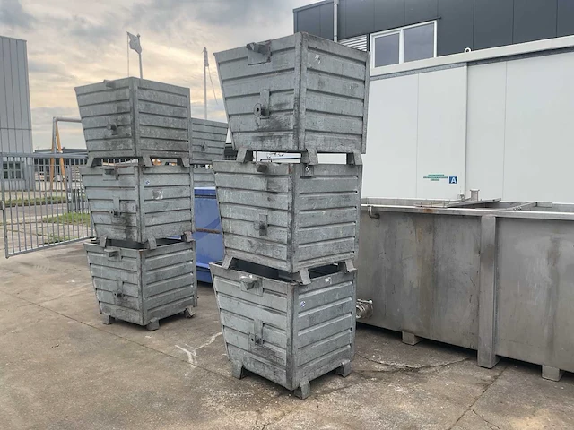 Verzinkte stapelbakken/materiaalbakken (3x) - afbeelding 5 van  5
