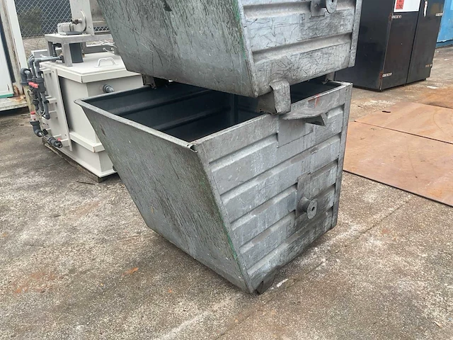 Verzinkte stapelbakken/materiaalbakken (3x) - afbeelding 2 van  5