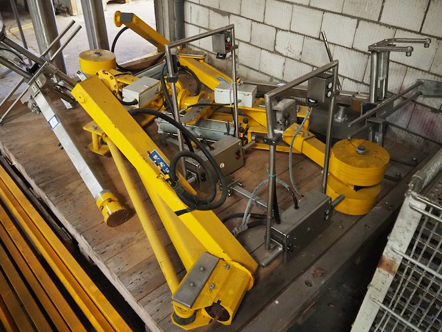 Vesa - afbeelding 2 van  7