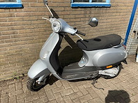Vespa - 2007 - lx 50 2t bromscooter - afbeelding 1 van  11