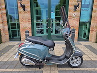 Vespa - 4takt - brommer - afbeelding 8 van  13