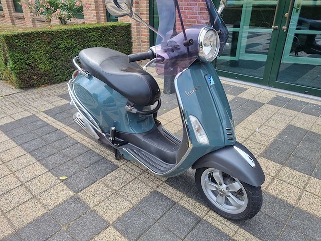 Vespa - 4takt - brommer - afbeelding 11 van  13