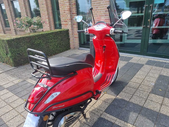 Vespa - 4takt - brommer - afbeelding 11 van  14