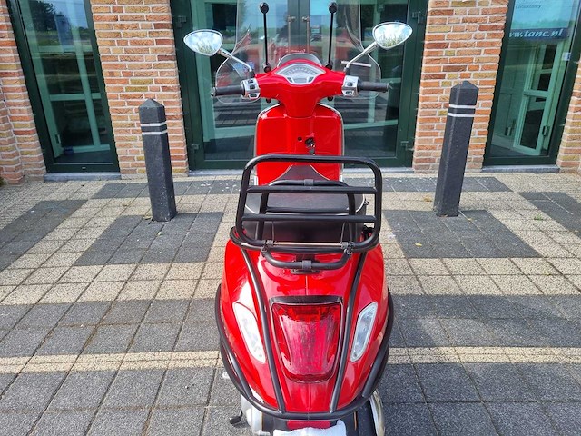 Vespa - 4takt - brommer - afbeelding 12 van  14