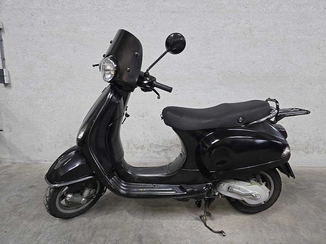 Vespa - bromscooter - lx 50 2t - 45km uitvoering d077fx - afbeelding 1 van  7