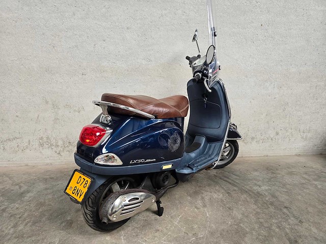 Vespa - bromscooter - lx 50 4t - 45km uitvoering d788nv - afbeelding 7 van  8