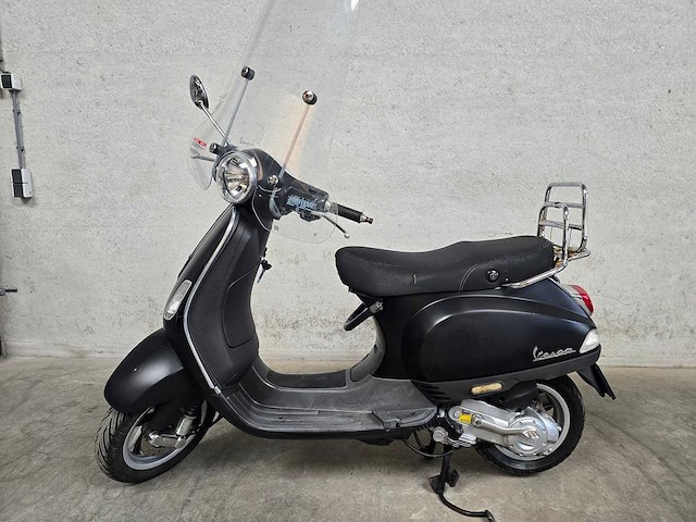 Vespa - bromscooter - lx 50 4t - 45km uitvoering f100pr - afbeelding 1 van  6