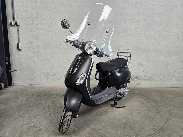 Vespa - bromscooter - lx 50 4t - 45km uitvoering f100pr - afbeelding 3 van  6