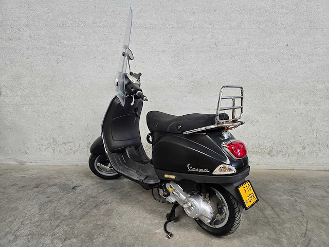 Vespa - bromscooter - lx 50 4t - 45km uitvoering f100pr - afbeelding 6 van  6