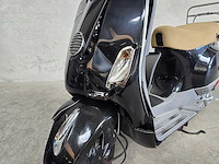Vespa - bromscooter - lx 50 4t - 45km uitvoering f817nd - afbeelding 4 van  9