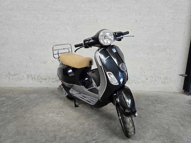 Vespa - bromscooter - lx 50 4t - 45km uitvoering f817nd - afbeelding 6 van  9