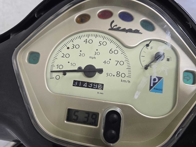 Vespa - bromscooter - lx 50 4t - 45km uitvoering f817nd - afbeelding 9 van  9