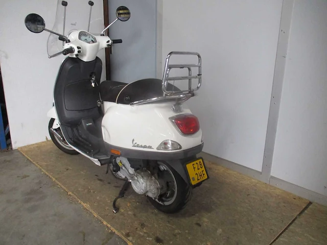 Vespa - bromscooter - lx 50 4t - scooter - afbeelding 2 van  11