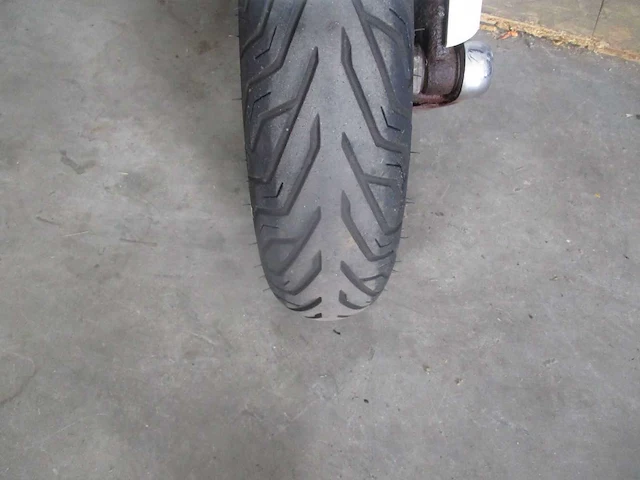 Vespa - bromscooter - lx 50 4t - scooter - afbeelding 6 van  11