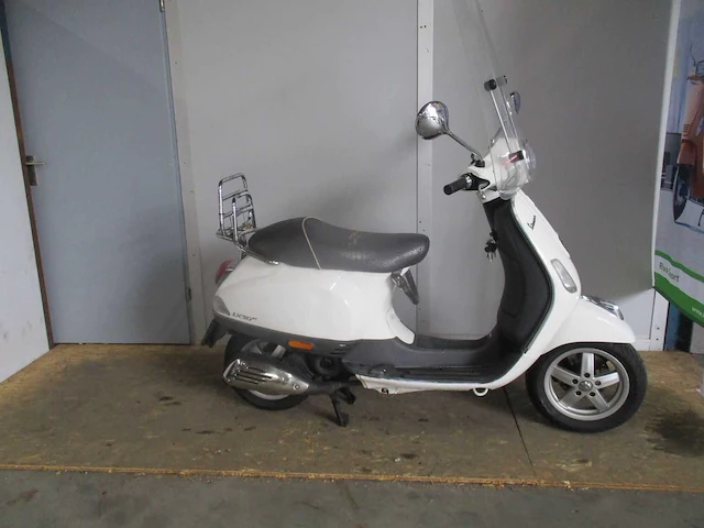 Vespa - bromscooter - lx 50 4t - scooter - afbeelding 8 van  11