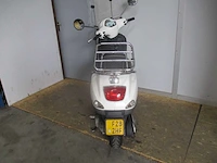 Vespa - bromscooter - lx 50 4t - scooter - afbeelding 10 van  11