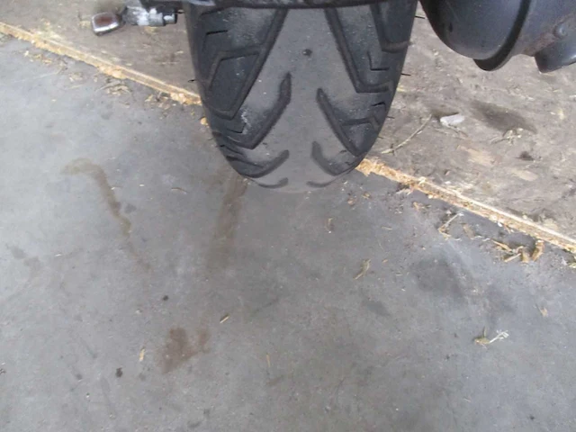 Vespa - bromscooter - lx 50 4t - scooter - afbeelding 11 van  11