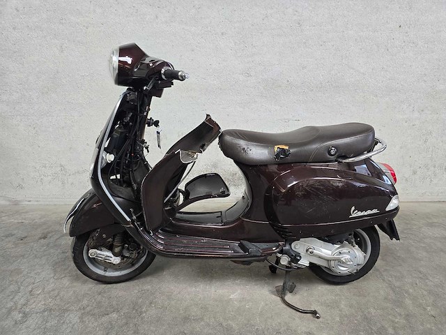 Vespa - bromscooter - lx 50 4t touring - 45km uitvoering d703nl - afbeelding 1 van  5