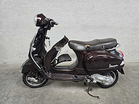 Vespa - bromscooter - lx 50 4t touring - 45km uitvoering d703nl - afbeelding 1 van  5