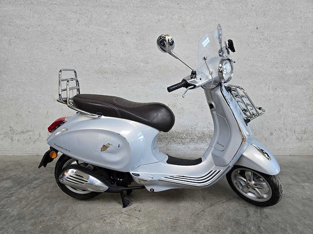 Vespa - bromscooter - primavera - 4t 45km uitvoering ddp04r - afbeelding 1 van  1