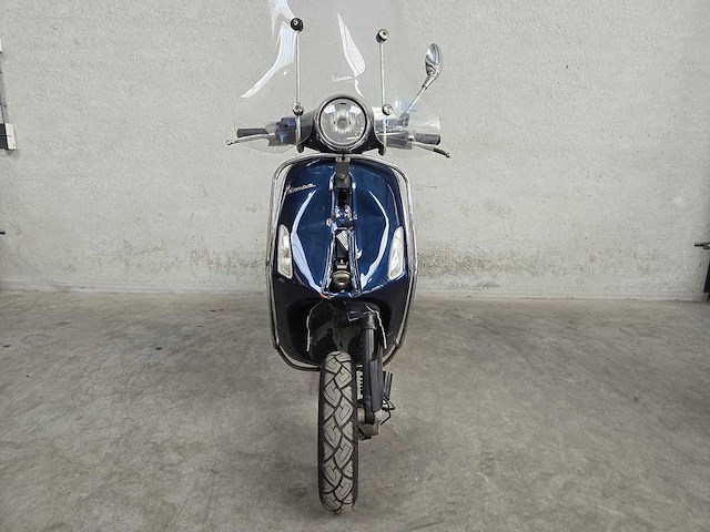 Vespa - bromscooter - primavera - 4t 45km uitvoering djg47g - afbeelding 5 van  9
