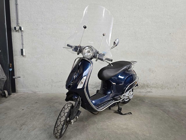 Vespa - bromscooter - primavera - 4t 45km uitvoering djg47g - afbeelding 3 van  9