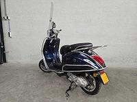 Vespa - bromscooter - primavera - 4t 45km uitvoering djg47g - afbeelding 1 van  2