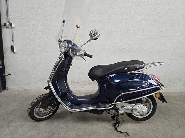 Vespa - bromscooter - primavera - 4t 45km uitvoering djg47g - afbeelding 1 van  8