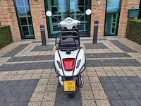Vespa - bromscooter - primavera 4t - brommer - afbeelding 6 van  11
