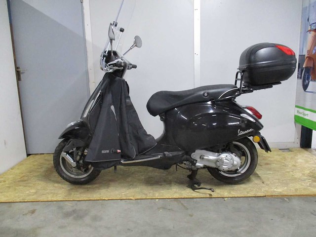Vespa - bromscooter - primavera 4t - scooter - afbeelding 1 van  11
