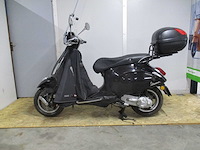 Vespa - bromscooter - primavera 4t - scooter - afbeelding 1 van  11