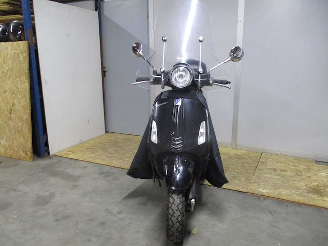 Vespa - bromscooter - primavera 4t - scooter - afbeelding 5 van  11