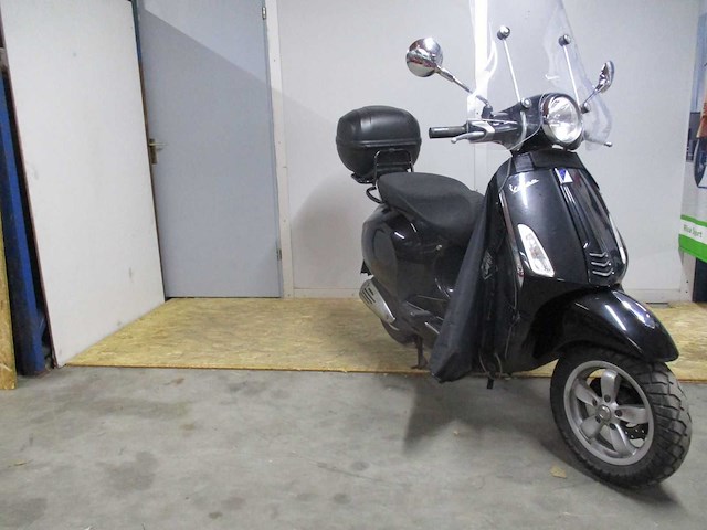 Vespa - bromscooter - primavera 4t - scooter - afbeelding 7 van  11