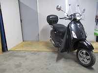 Vespa - bromscooter - primavera 4t - scooter - afbeelding 7 van  11