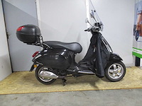 Vespa - bromscooter - primavera 4t - scooter - afbeelding 8 van  11
